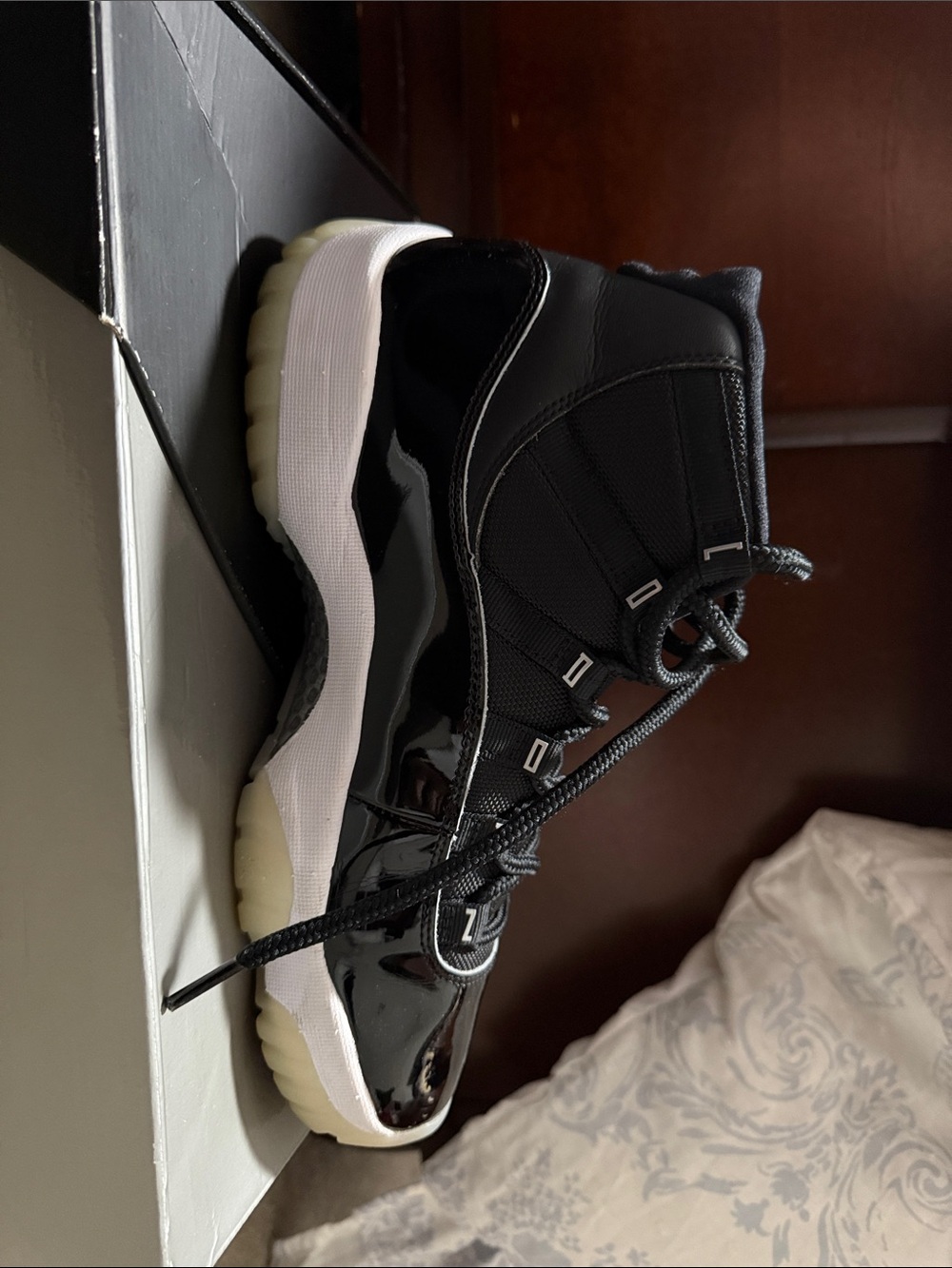 Air Jordan Retro 11 - Picture 5 of 15